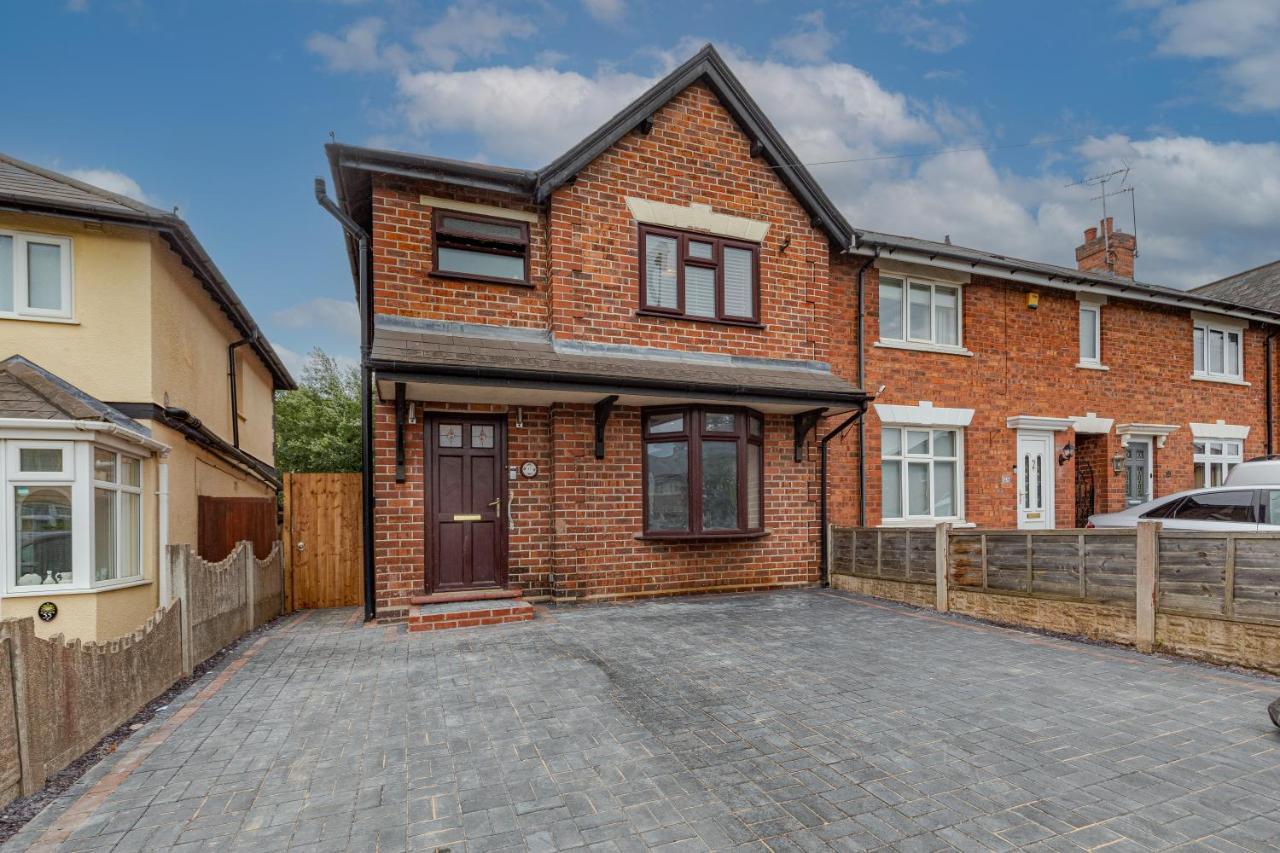 Walsall - 4 Bedroom House, Wi-Fi, Garden , Sleeps 8 - Jrr Stays Bescot Exterior photo